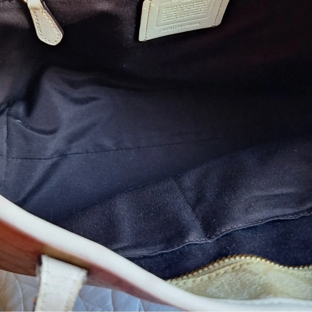 EUC: COACH CITY TOTE IN SIGNATURE CANVAS (THIS IS A STEAL) - Picture 8 of 13